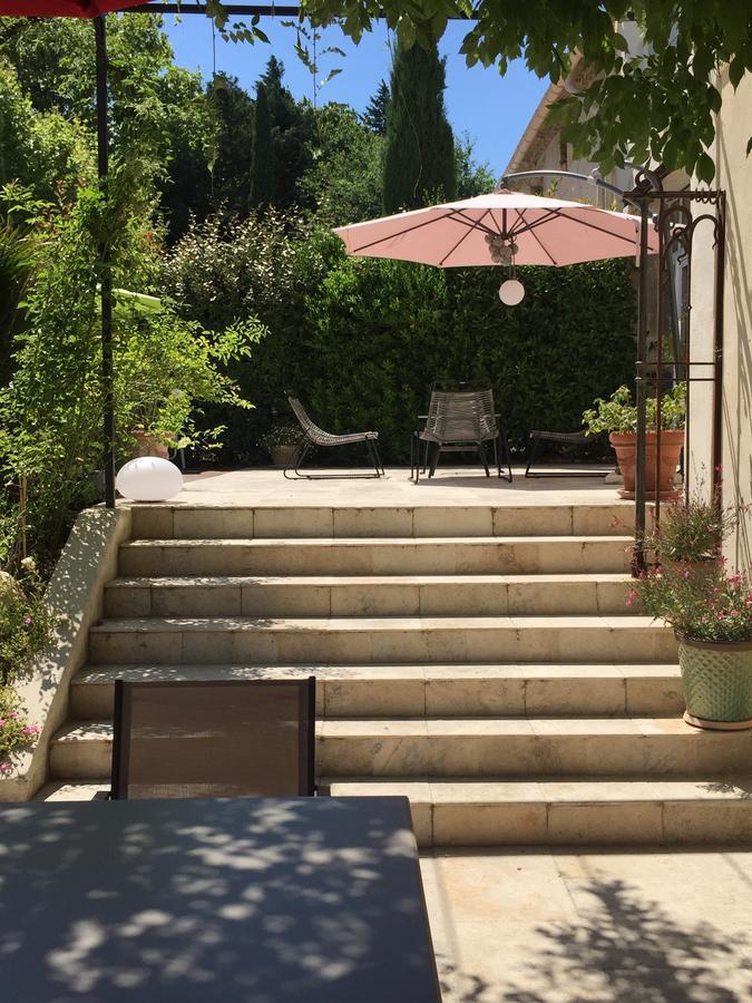 Bed and Breakfast Mas De Mariette Noves Exterior foto